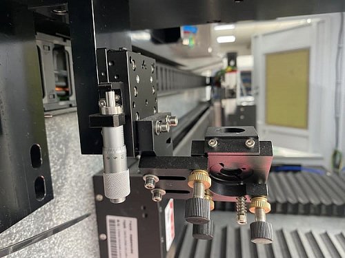 Лазерный станок для резки стекла PROTONBEAM P-80